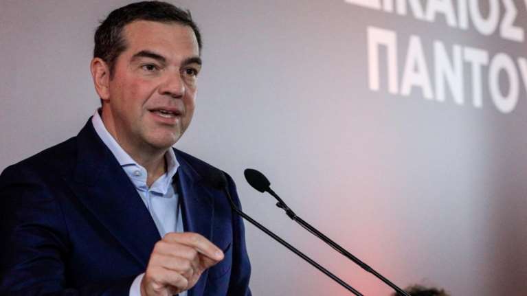 Αρθρο Τσίπρα: Οι πολίτες θα ανατρέψουν την ηθική, οικονομική και δημοκρατική κατάπτωση που βιώνει η χώρα