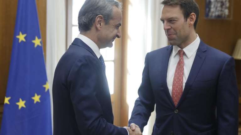 H κυβέρνηση τρολάρει Κασσελάκη για το Πολυτεχνείο: Θα πάει στην πορεία ως ΣΥΡΙΖΑ ή με το μπλοκ Goldman Sachs;