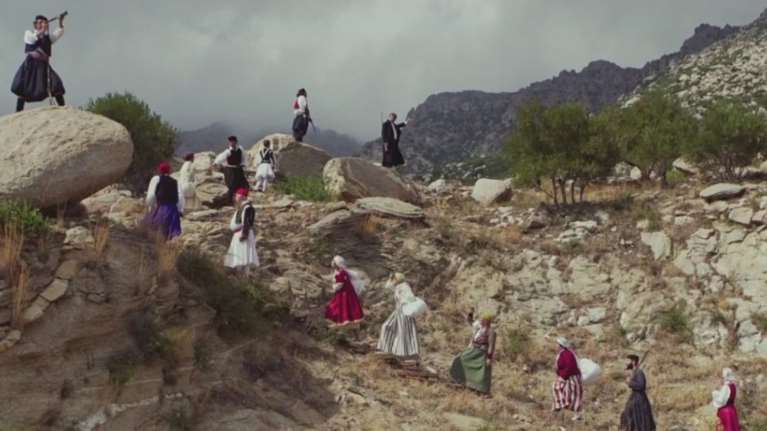 Η Αυγή καταγγέλει την ΕΡΤ γιατί έκοψε στον αέρα το τέλος της ταινίας του Πανουσόπολου για την Ικαρία