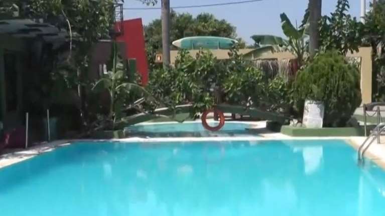 Δράμα: Ώρες αγωνίας για 18χρονο σε πισίνα - Ανασύρθηκε χωρίς τις αισθήσεις και επανήλθε στη ζωή με ΚΑΡΠΑ