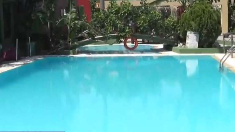 Σαντορίνη: Συνελήφθησαν ο πατέρας του 5χρονου που πνίγηκε, ο διευθυντής του ξενοδοχείου και ο υπεύθυνος πισίνας