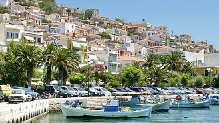 Κορονοϊός: Ολόκληρη 4μελής οικογένεια θετική στο Πλωμάρι Λέσβου- Έκλεισε το Κέντρο Υγείας