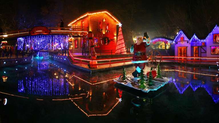 Το πρώτο Μουσείο Χριστουγέννων στην Ελλάδα είναι στην Κατερίνη - Τα χριστουγεννιάτικα χωριά σε όλη τη χώρα [εικόνες]