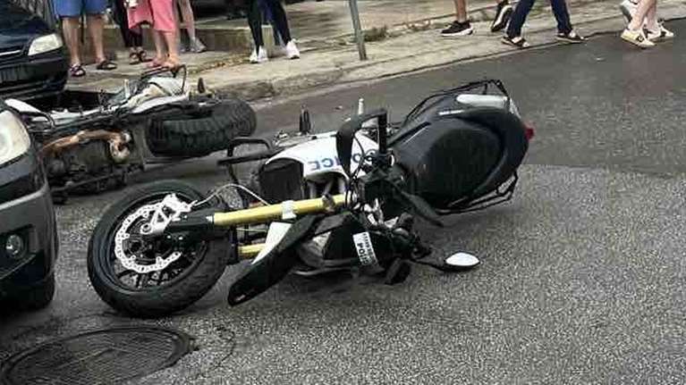 Τροχαίο στην Πετρούπολη: Αυτοκίνητο παραβίασε stop και τραυμάτισε τέσσερις αστυνομικούς