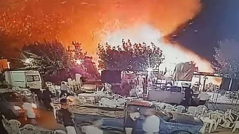 Φωτιά στο Ηράκλειο: Μετά τον γιο συνελήφθη και η μητέρα του 25χρονου για  εμπρησμό [Βίντεο]