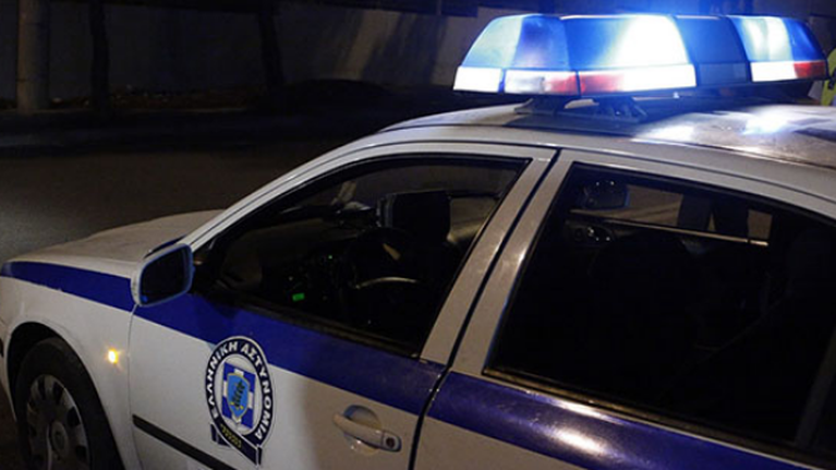 Τρόμος στην Ναύπακτο: Μπήκε σε κατάστημα fast food με κυνηγετική καραμπίνα και πυροβόλησε στον αέρα