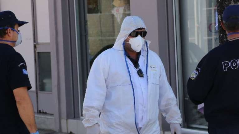 Συναγερμός στο Ζεφύρι: Θετική στον κορονοϊό Ρομά σε εργατικές πολυκατοικίες