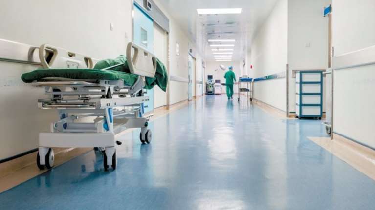 Κορονοϊός: Πρώτο κρούσμα σε ανήλικο στα Τρίκαλα - Μόλις γύρισε από διακοπές με τους γονείς του