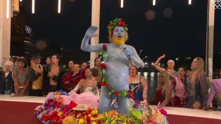 Ολυμπιακοί Αγώνες 2024: Η συγγνώμη του &quot;γαλάζιου&quot; Διόνυσου - Πώς απολογείται για τη γυμνή εμφάνιση