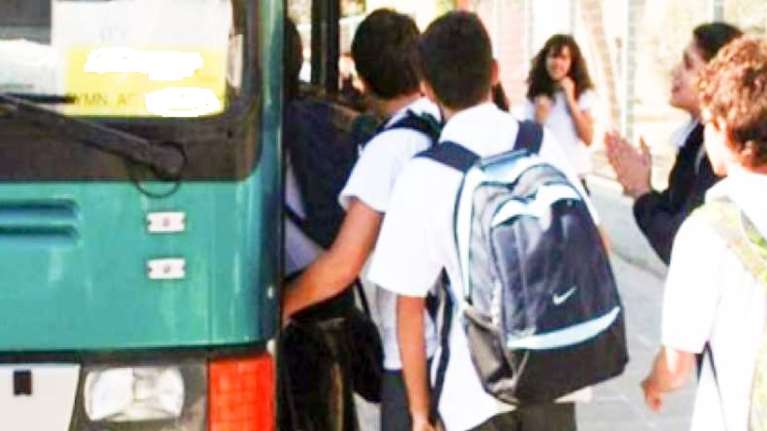 Αναστάτωση στην Πάτρα: Ξέχασαν στο λεωφορείο 4χρονο κορίτσι - Έμεινε μισή ώρα στο όχημα και το είδε περαστική