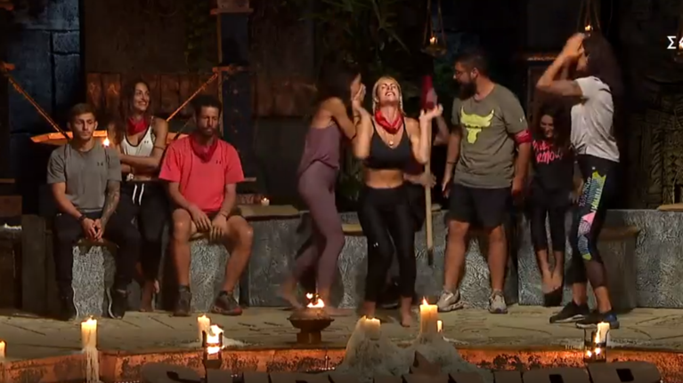 Survivor: Αποχώρησε ο Βαλάντης και δεν έκλαψε κανείς - Πάρτι στον πάγκο των Διασήμων [Βίντεο]