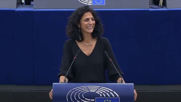 Qatargate: Πάνω από 280.000 ευρώ μετρητά εντοπίστηκαν στο σπίτι του γιου της Μαρί Αρένα