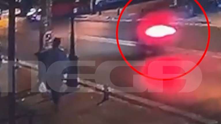 Αγιος Δημήτριος: Τροχαίο με δύο νεκρούς - Σκοτώθηκαν 22χρονος και 21χρονη - Η μηχανή καρφώθηκε σε ΙΧ [βίντεο]