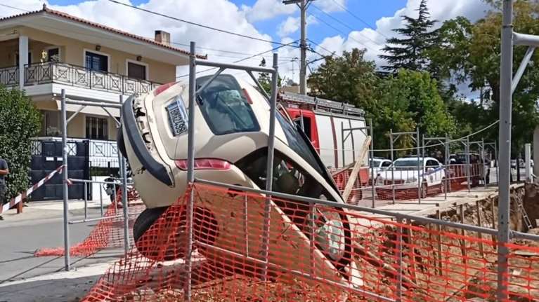 Επεισοδιακή καταδίωξη από Μενίδι μέχρι Κηφισιά: Το κλεμμένο όχημα... απογειώθηκε από την υπερβολική ταχύτητα [βίντεο]