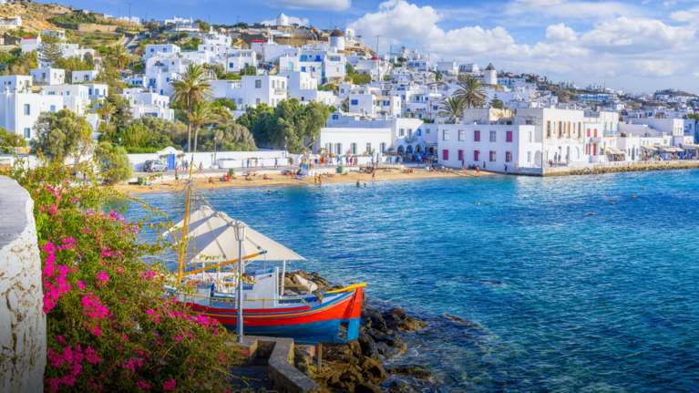 Τιμές... Ντουμπάι για τις πολυτελείς κατοικίες της Αθηναϊκής Ριβιέρας και της Μυκόνου - "Σπορ" για ξένους επενδυτές