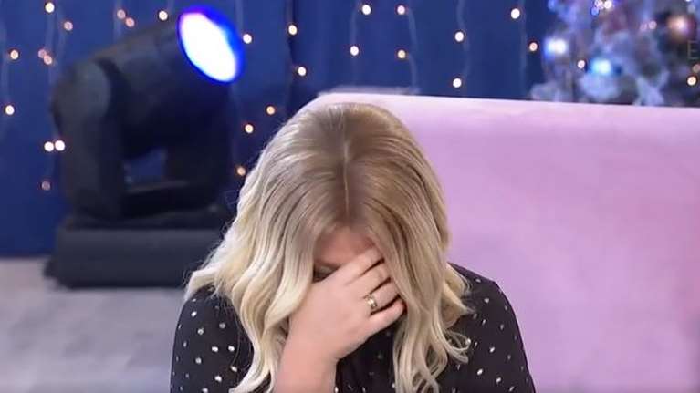 Νάνσυ Ζαμπέτογλου: Ξέσπασε σε κλάματα στον αέρα της ΕΡΤ [Βίντεο]