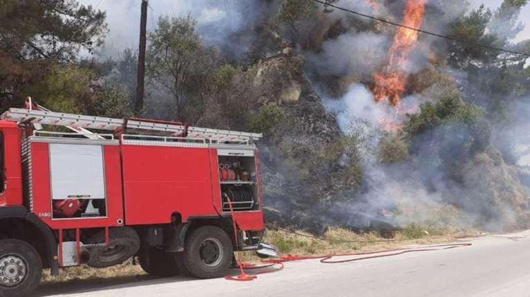 Μεγάλη φωτιά ξέσπασε πριν από λίγο στο Αργάσι Ζακύνθου
