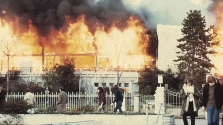 "Smoke on the Water": Οι ομοιότητες του διασημότερου τραγουδιού των Deep Purple με την τραγωδία στο Κραν Μοντανά