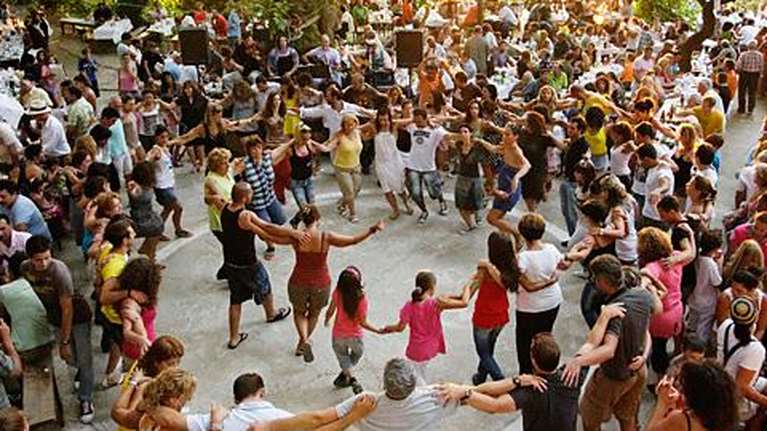 Κορονοϊός: Στοπ στα πανηγύρια και τον Αύγουστο σε όλη την Ελλάδα