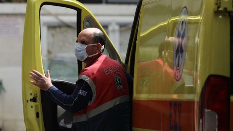 Εργατικό ατύχημα στο Ηράκλειο: Τραυματίστηκε με καυστικό υγρό και μεταφέρθηκε στο νοσοκομείο