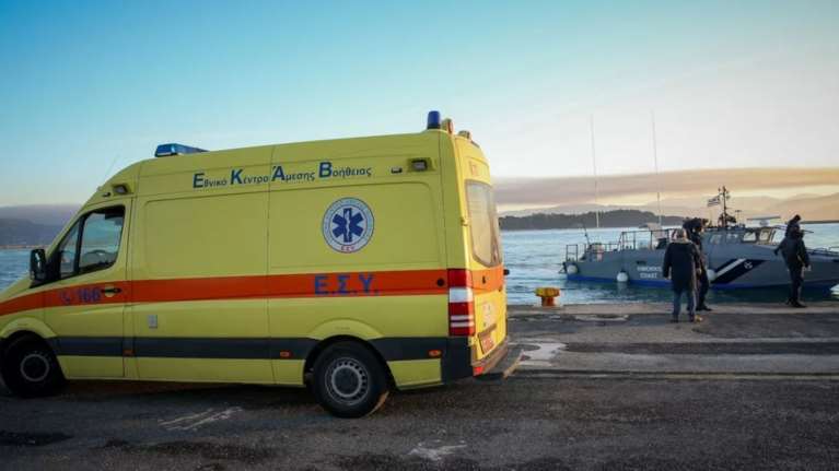 Κατερίνη: Σοβαρό ατύχημα για 16χρονο - Έπεσε από την προβλήτα και τραυματίστηκε στον αυχένα