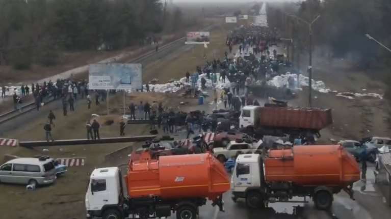 Ουκρανία: Οι Ρώσοι θέλουν να καταλάβουν πυρηνικό σταθμό- Εκλεισαν τον δρόμο εργαζόμενοι και κάτοικοι