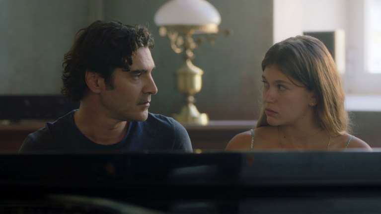 Netflix: Πόσο κόστισε το &quot;χρυσό&quot; εισιτήριο για το Maestro - Η ακριβότερη ανά επεισόδιο παραγωγή του Mega