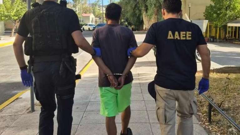 Δικάζεται ο 32χρονος εμπρηστής του Υμηττού για τις σεξουαλικές επιθέσεις στο Αιγάλεω