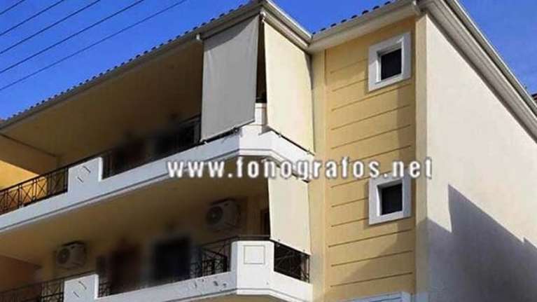 Καμένα Βούρλα: Διέρρηξαν το διαμέρισμα της 84χρονης που δολοφονήθηκε- Δεν πήραν τίποτα από μέσα