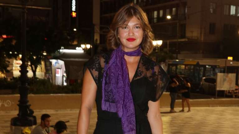 Κλέλια Ανδριολάτου: Με τζιν και ζιβάγκο - Η απόλυτη τάση της σεζόν για ένα casual λουκ [εικόνες]