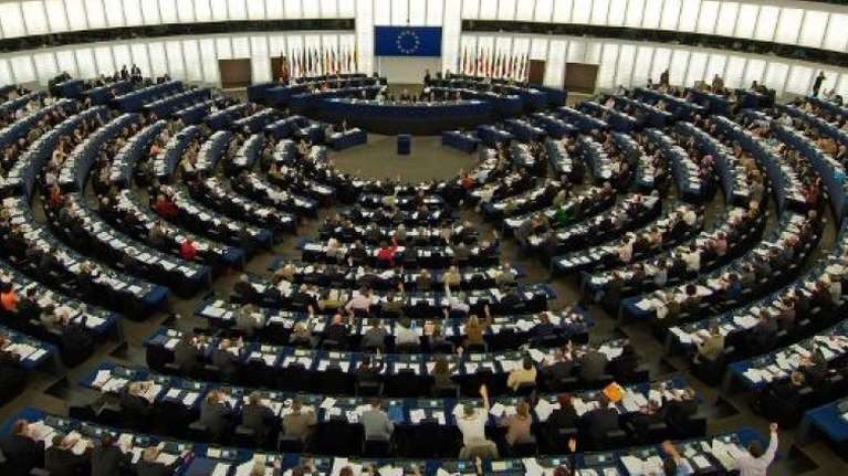 Το Ευρωπαϊκό Κοινοβούλιο αναγνωρίζει για πρώτη φορά το ρόλο των προϊόντων μείωσης της βλάβης από το κάπνισμα