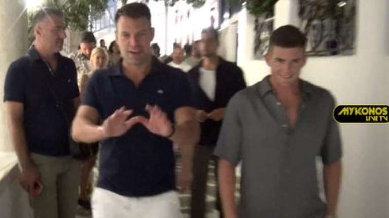 Βραδινή έξοδος στη Μύκονο για τον Στέφανο Κασσελάκη - Για ποτό σε κοσμικό bar restaurant με τον Τάιλερ Μακμπέθ