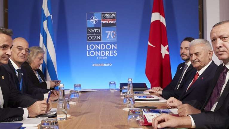 Πώς αποτιμά τις επιστολές Ερντογάν και Τσαβούσογλου η Αθήνα - Οι εκτιμήσεις για τη μεταστροφή της Τουρκίας