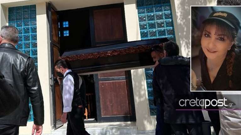 Τραγωδία στα Τέμπη: Ξέσπασαν σε ουρλιαχτά οι συγγενείς μόλις είδαν το φέρετρο στην κηδεία της Μαίρης, στην Κρήτη