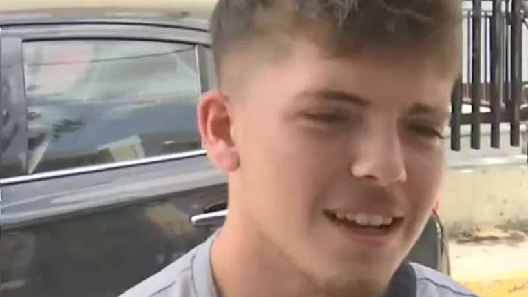 Πανελλήνιες 2025 - Βραβείο χαλαρότερου μαθητή: &quot;Έγραψα το Α θέμα και έπεσα, κοιμήθηκα, μετά σηκώθηκα παρά 10&quot; [βίντεο]