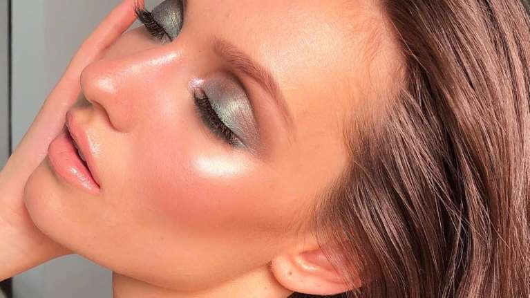 Contouring: Πώς να αναδείξεις τα χαρακτηριστικά του προσώπου σου χωρίς υπερβολές