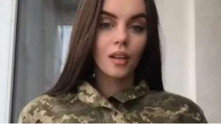 Viral: Ουκρανές καλλονές ντύθηκαν στο χακί και είναι έτοιμες να τα βάλουν με τον Πούτιν [Εικόνες - βίντεο]