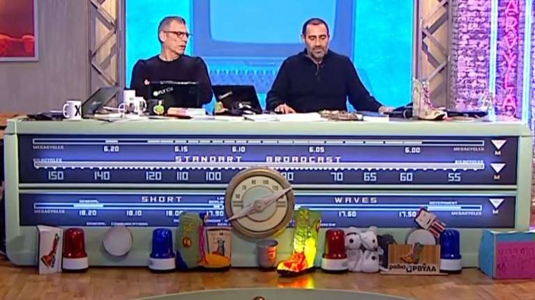 Ράδιο Αρβύλα: Οργή Κανάκη για Παναγιωτόπουλο - &quot;Ηταν άνανδρο και χυδαίο - Αν το γνώριζα, θα τον είχα αρπάξει&quot; [βίντεο]