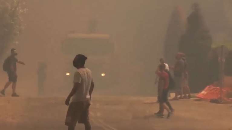 Δήμαρχος Βριλησσίων: Η φωτιά έχει περικυκλώσει τα Βριλήσσια από τρεις πλευρές - Πολύ άσχημη η κατάσταση