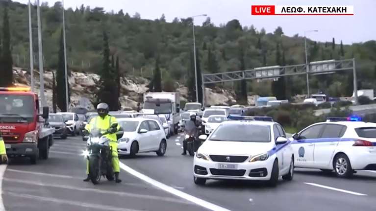 Καραμπόλα οκτώ οχημάτων στην Κατεχάκη με δύο τραυματίες - Με δυσκολία η κυκλοφορία [βίντεο]