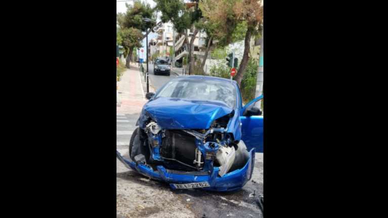 Σοβαρό τροχαίο για την αντιδήμαρχο Αλίμου - &quot;Είχα Άγιο, αν ήμουν μόνη μου, τα πράγματα θα ήταν διαφορετικά&quot; [Εικόνες]