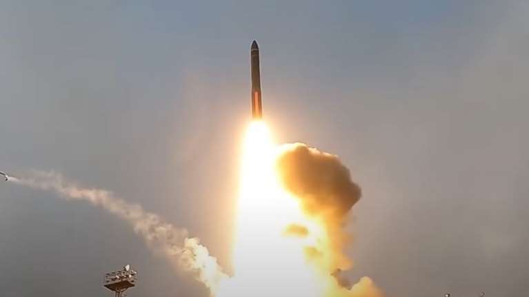 Oreshnik: Αυτό είναι το νέο υπερηχητικό όπλο του Πούτιν που απειλεί τη Δύση - Φτάνει τα 3 χλμ. ανά δευτερόλεπτο [βίντεο]