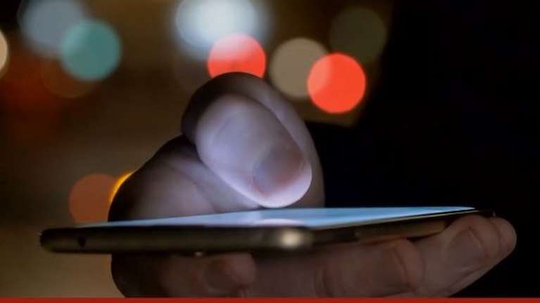 Χειροπέδες σε 25χρονη για revenge porn: Απειλούσε να δημοσιεύσει προσωπικές στιγμές άνδρα - Απαιτούσε 2.000 ευρώ