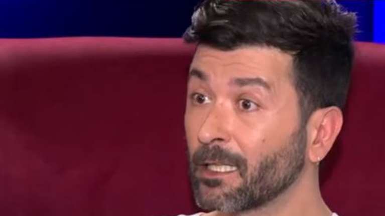 &quot;Όποτε πήγαινα σπίτι του ήταν πάντα ένα παιδί&quot;: Συγκλονίζει ο 40χρονος που πρώτος κατήγγειλε τον γνωστό σκηνοθέτη