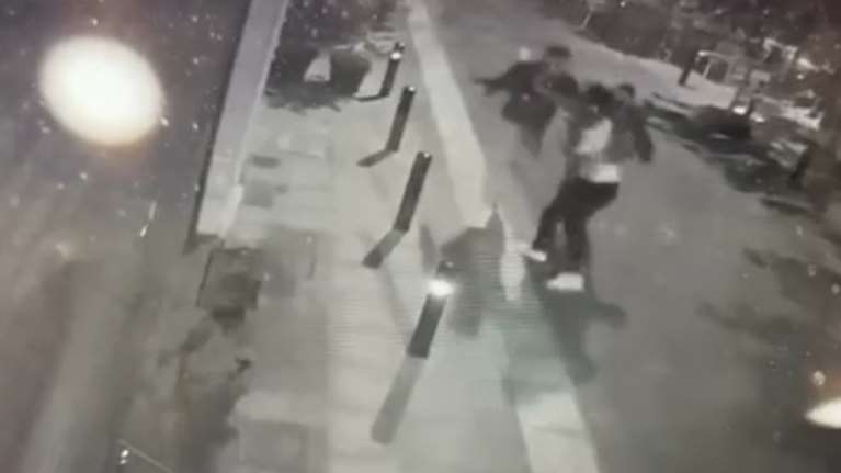 Απολογήθηκαν τα δύο αδέλφια για τη δολοφονία του ξαδέρφου τους στην Κυψέλη - &quot;Μας κακοποιούσε σεξουαλικά&quot;