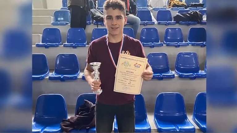 Θάνατος Βασίλη Τόπαλου: Αντώνης Πανούτσος και προπονητής πυγμαχίας εξηγούν γιατί έπρεπε να σταματήσει ο αγώνας