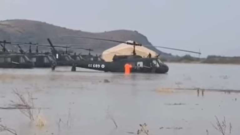 Κακοκαιρία Daniel: Στην 110 Πτέρυγα Μάχης στη Νέα Αγχίαλο μεταφέρονται τα ελικόπτερα από το πλημμυρισμένο Στεφανοβίκειο