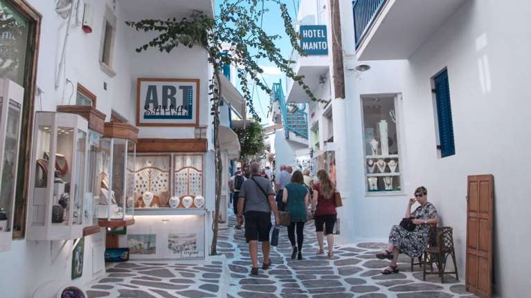 TUI: Η Ελλάδα έχει  &quot;καλές πιθανότητες&quot; να ανοίξει σύντομα για τουρισμό