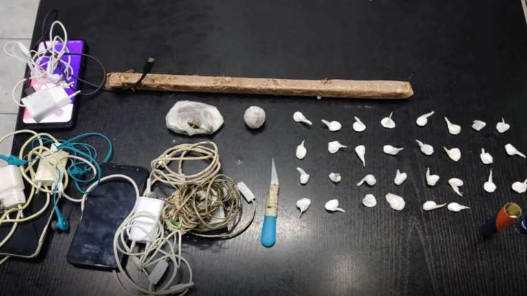 Ειδική επιχείρηση στις φυλακές Κορυδαλλού: Έκρυβαν ναρκωτικά, μαχαίρι και μεταλλική ράβδο στο κελί [βίντεο]