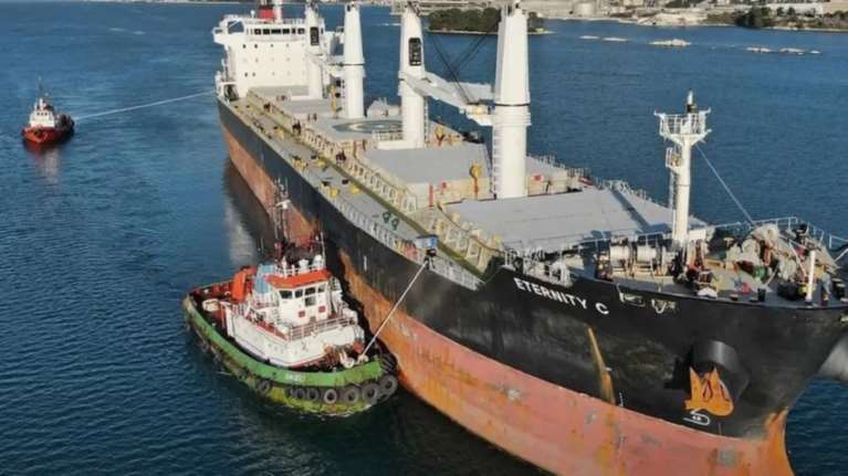 Ερυθρά θάλασσα: Οι Χούθι ανέλαβαν την ευθύνη για την επίθεση στο Eternity C - Αγνοούνται 15 μέλη του πληρώματος